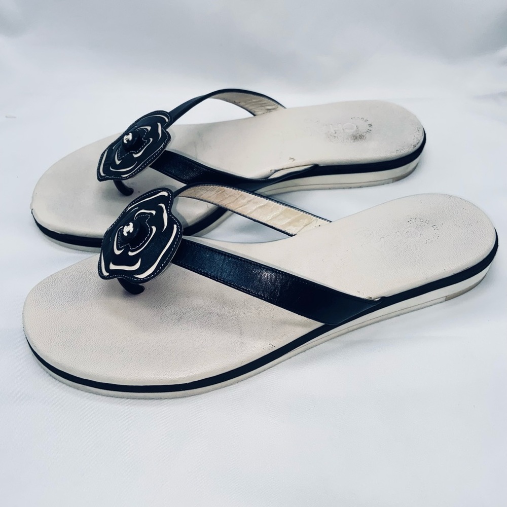 Chanel slide sandals size 7. - Picture 4 of 8